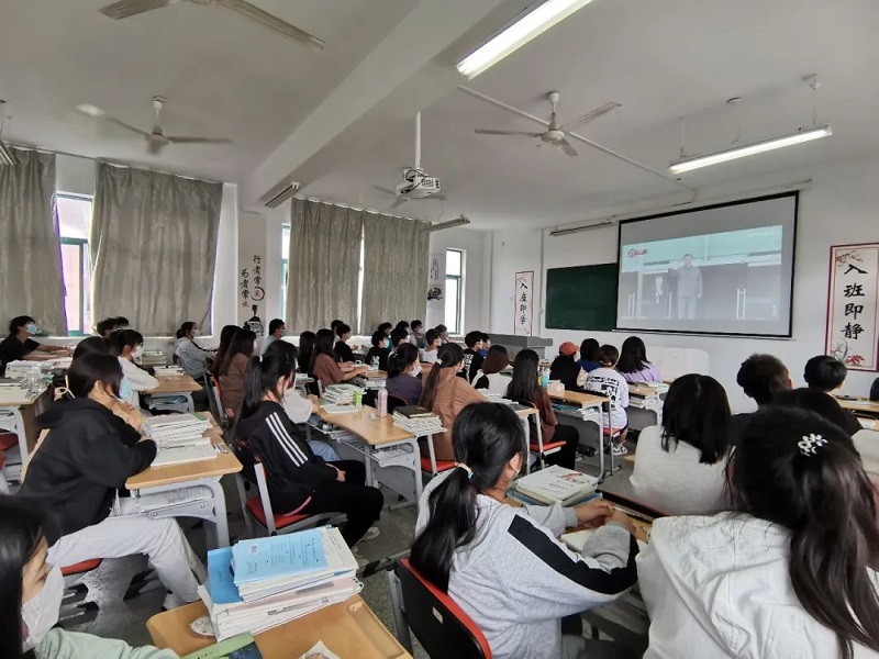高新学子学习习近平总书记在中国人民大学考察时的重要讲话